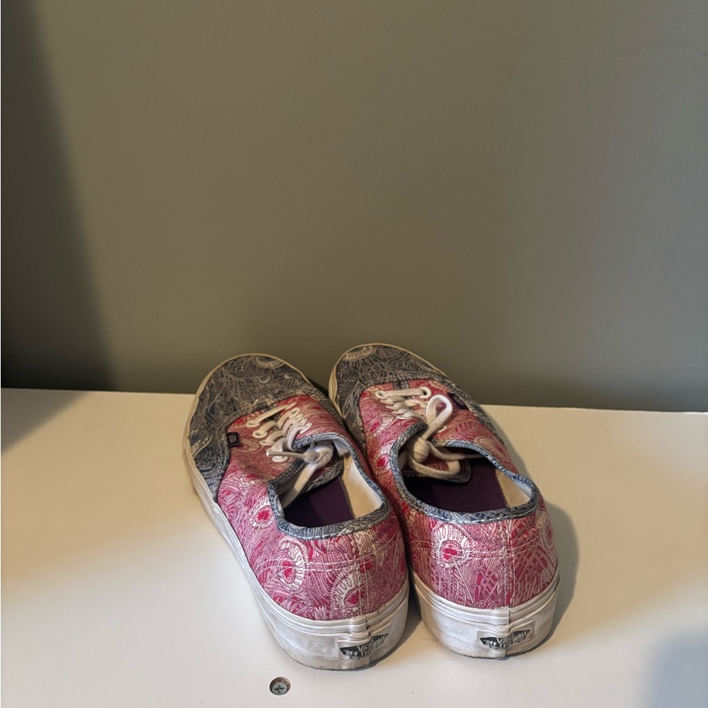 Shoes - Picture 5 of 5